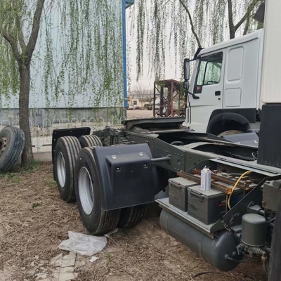 Una seconda mano resistente Sinotruck Howo di 10 ruote ha utilizzato il camion del trattore con il motore di Weichai