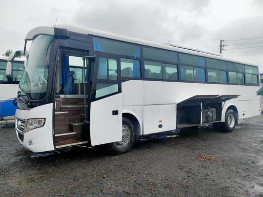 La guida a destra Yutong ha usato la grande finestra 2+2layout 53seats di Silding della cabina del bagaglio del bus Zk6112d