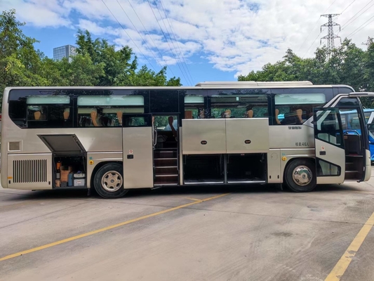 Trasporto del passeggero del bus del pendolare di Yutong utilizzato seconda mano 46 sedili 16000kg