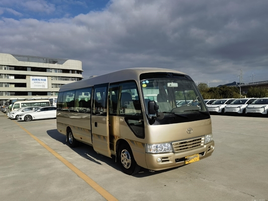 Toyota ha utilizzato l'ingranaggio manuale del bus del sottobicchiere utilizzato il Giappone lussuoso 2010 anni con 20 sedili
