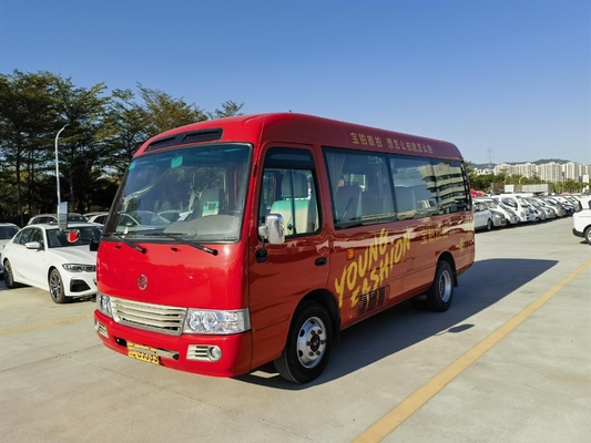 Il piccolo bus utilizzato ha usato Dragon Bus dorato XML6601J15 Front Engine 19 sedili 2020 anni