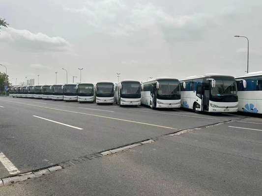 I sedili bianchi usati di colore 50 del bus di lusso molla a lamelle bus ZK6119 di Yutong della mano del motore raro medio della porta da 2018 anni secondo