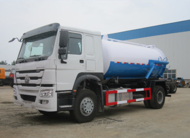 Modo usato dell'azionamento di capacità 4×2 dell'autocisterna del ³ dei camion 10m delle acque reflue 11 tonnellata delle acque luride di camion nuovissimo di aspirazione
