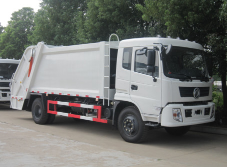 Camion diesel utilizzati 8 metri del ³ 10m di capacità di carico di Dongfeng di compattatore di lunghezza RHD dei rifiuti