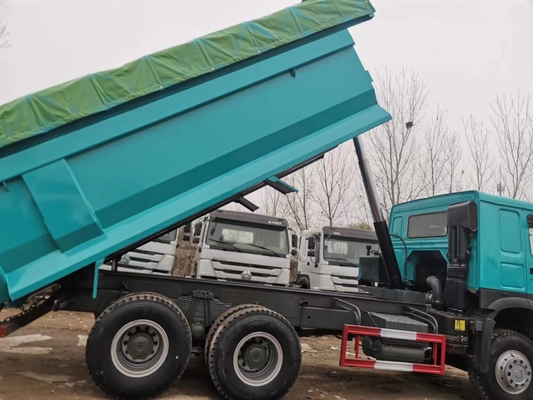 I camion che resistenti utilizzati il modo speciale dell'azionamento di colore 6×4 ha lasciato le 13 tonnellate destre caricano il trasporto della miniera del peso