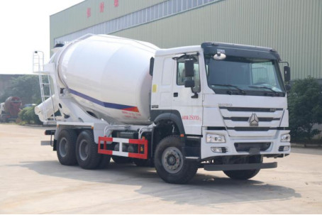 EURO concreto usato IV del camion del miscelatore di cemento del modello LHD Sinotruck Howo dell'azionamento dei camion 6×4 che carica 8 tonnellate