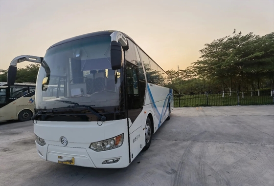 Bus utilizzato di viaggio sedili medi della porta 47 del passeggero da 2017 anni che sigillano il drago dorato XML6102 del motore di Yuchai della finestra