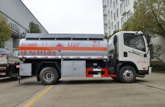 Piccolo petroliere usato da 5 cubi 4*2 Jiefang Fuel Tanker Truck Doppi pneumatici posteriori