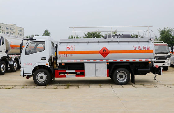 Piccolo petroliere 7.6 cubo 4*2 modalità di guida Dongfeng Nuovo camion Single cab molla foglia