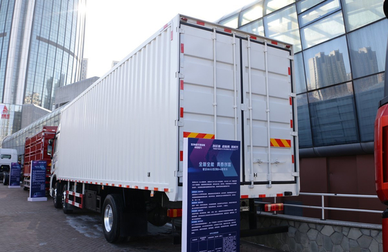 Camion di carico in scatola usato Sinotruck MAX 6*2 Modello pesante Container Box Deisel Engine