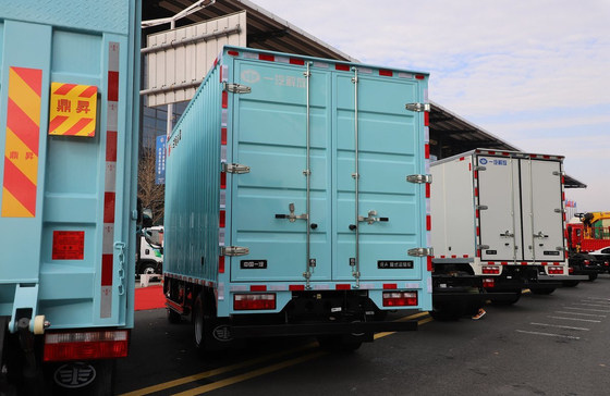 Camion usato 4x2 FAW Van Truck Motore a GNC 150 CV Container Box 3300mm Base rotabile