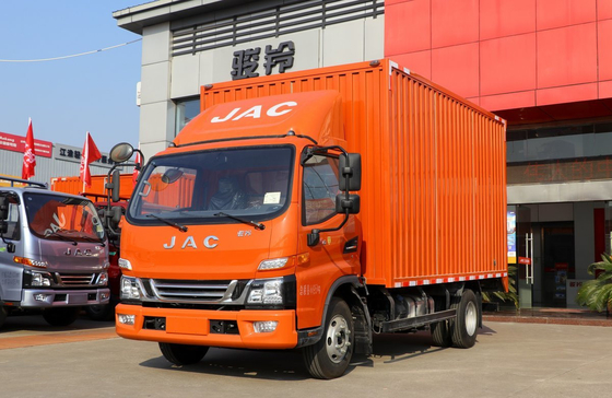 Camionetto leggero utilizzato con carico di 8 tonnellate JAC V6 Manuale a singolo asse 300L Capacità petroliera