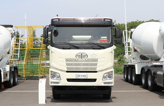 10m3 camion miscelatore di calcestruzzo Jiefang 8×4 miscelatore motore CNG 410hp Sei cilindri cabina piatta