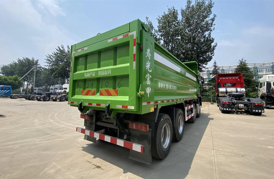 Howo 8x4 Dump Truck 340hp Trasporto rifiuti di costruzioni urbane 12 ruote
