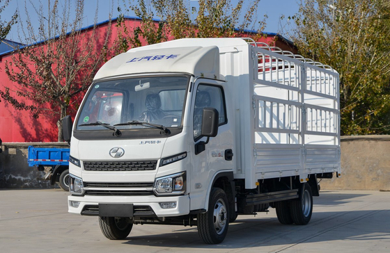 Piccoli camion merci SAIC Camion leggero Casella di recinzione 4 metri Motore diesel a asse singolo 95 CV