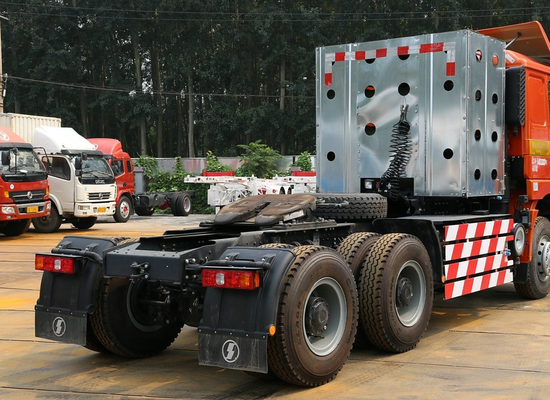 Capo del trattore del camion Shacman cavallo di trasporto del gas 6 * 4 con 3 assi Weichai 350hp manuale GNL