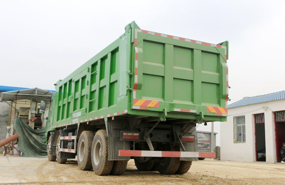 Shacman Used Tipper Trucks X6 Heavy Duty 8*4 Dumper 300hp Carico utile 30-50 tonnellate LHD/RHD