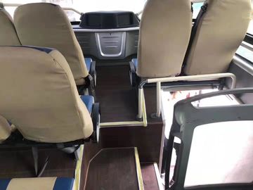 Uno e modello commerciale di Yutong Zk6127 del bus usato mezza piattaforma i sedili da 2011 anno 59