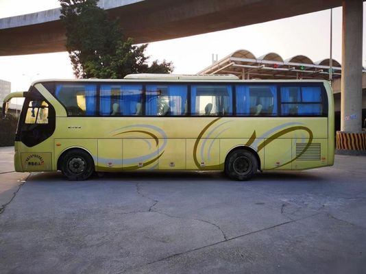 La buona condizione usata di Bus Left Steering della vettura con i sedili di modello XML6102 45 dell'euro III di CA ha usato Dragon Bus dorato