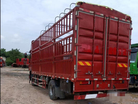 10 Ton Column Plate 26 piedi hanno utilizzato i camion del carico per l'affare del trasporto in buone condizioni