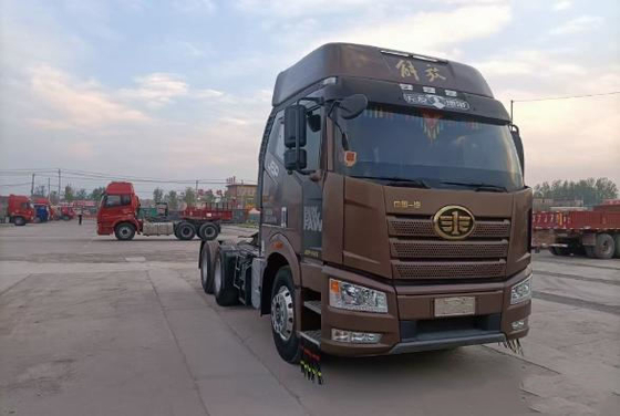 Il motore 460hp del camion 6*4 Xichai del trattore di FAW J6P ha utilizzato il camion LHD/RHD del cavallo