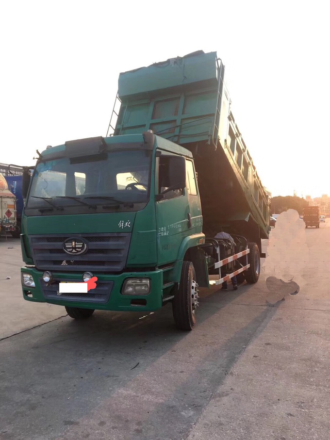 Autocarro con cassone ribaltabile utilizzato 4x2 235HP 2009 anni con la buona condizione JIEFANG FOTON DONGFENG