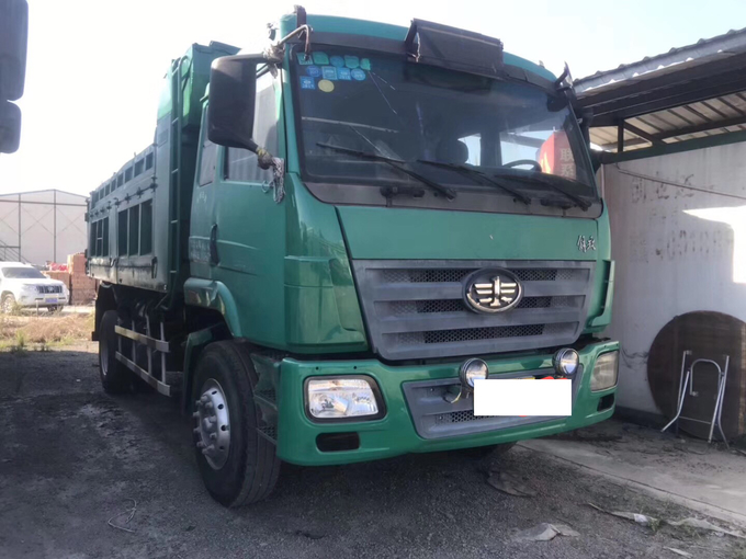 Autocarro con cassone ribaltabile utilizzato 4x2 235HP 2009 anni con la buona condizione JIEFANG FOTON DONGFENG