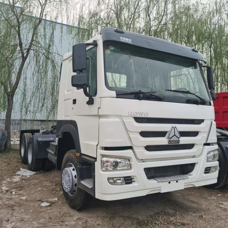 Una seconda mano resistente Sinotruck Howo di 10 ruote ha utilizzato il camion del trattore con il motore di Weichai