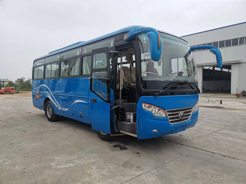 37 direzione del bus ZK6842D Front Engine Coach RHD di Yutong usata sedili per il trasporto