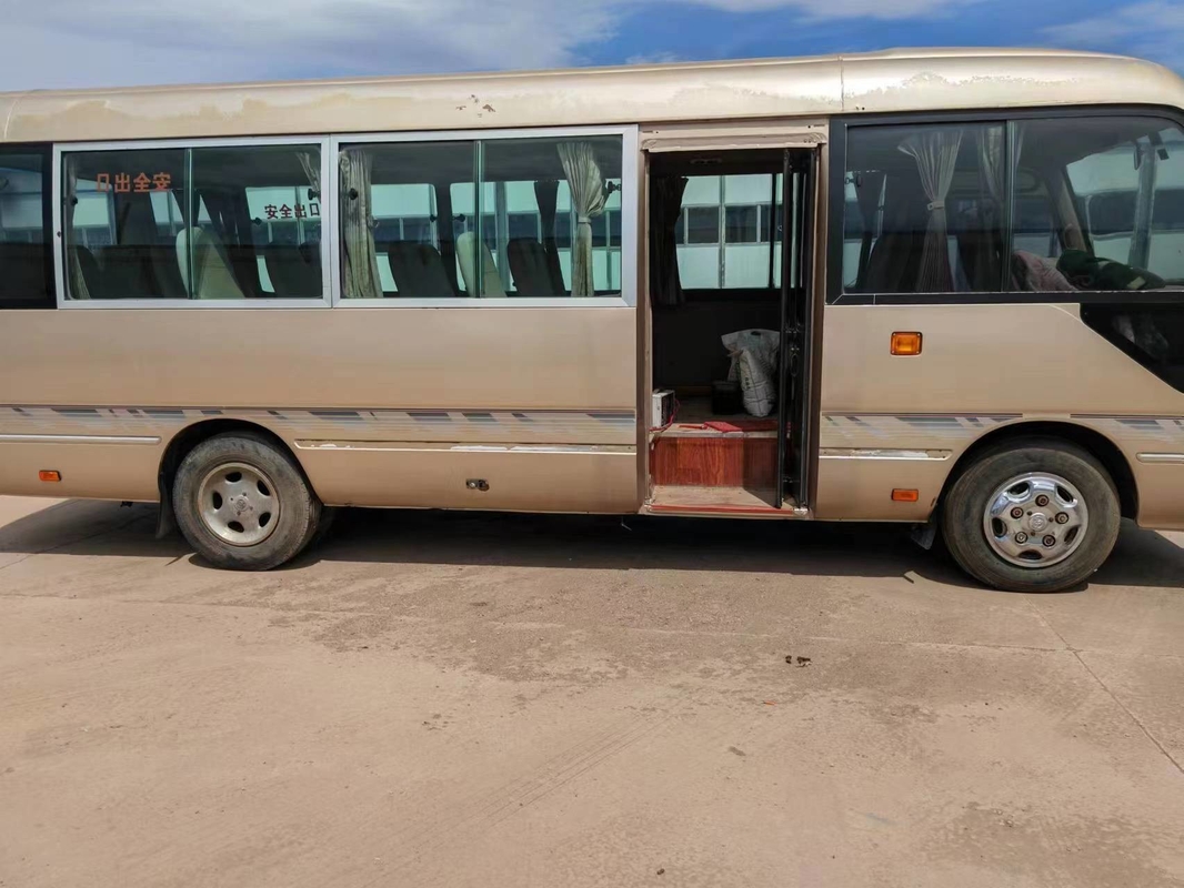 2017 bus del sottobicchiere di Toyota utilizzato di anno 29 sedili con il motore diesel 1Hz con la porta di piegatura
