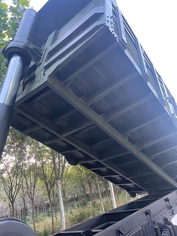 Autocarro con cassone ribaltabile pieno utilizzato delle serrature di differenziale di Tipper With 3 dell'azionamento del combustibile diesel potente 310hp 6X6