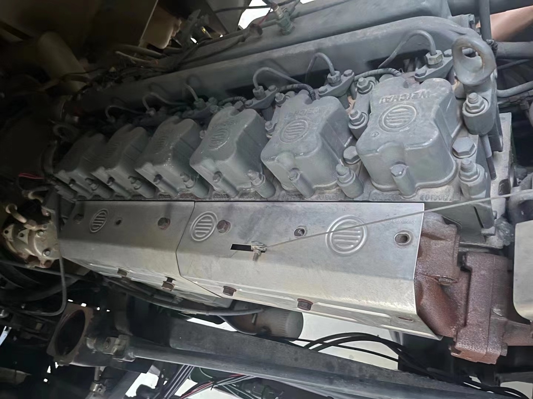 Autocarro con cassone ribaltabile pieno utilizzato delle serrature di differenziale di Tipper With 3 dell'azionamento del combustibile diesel potente 310hp 6X6