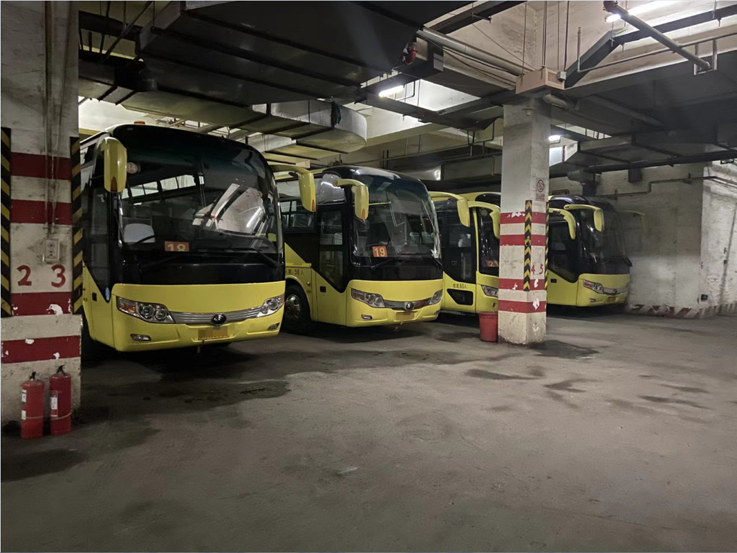 RHD/LHD sia Yutong usato disponibile trasporta 3+2 la vettura diesel dei sedili YUTONG della disposizione di Seat 60