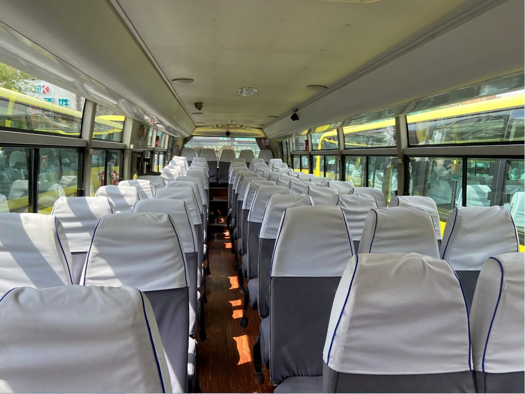 RHD/LHD sia Yutong usato disponibile trasporta 3+2 la vettura diesel dei sedili YUTONG della disposizione di Seat 60