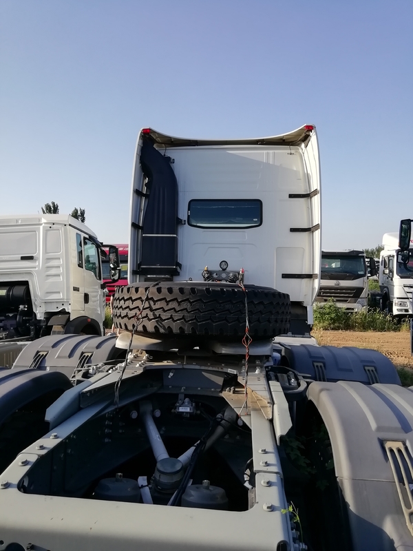 10 testa resistente del camion del trattore di Sinotruk 6x4 420hp del trattore del carraio HOWO A7