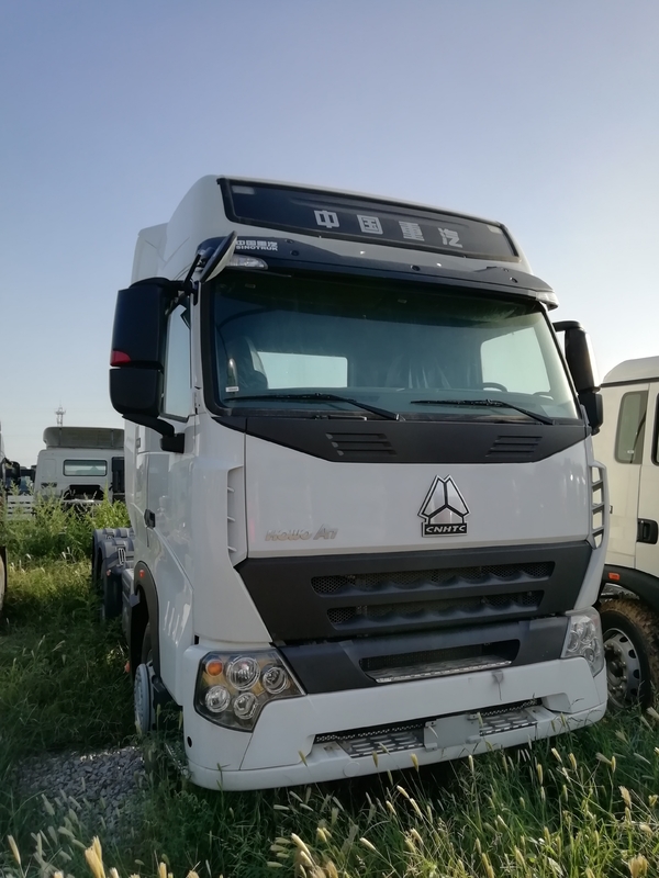 10 testa resistente del camion del trattore di Sinotruk 6x4 420hp del trattore del carraio HOWO A7