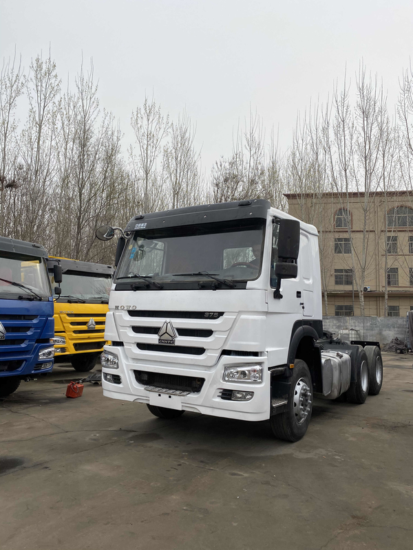 Sinotruck resistente Howo ha utilizzato il camion del trattore con pittura del motore 371HP di Weichai la nuova