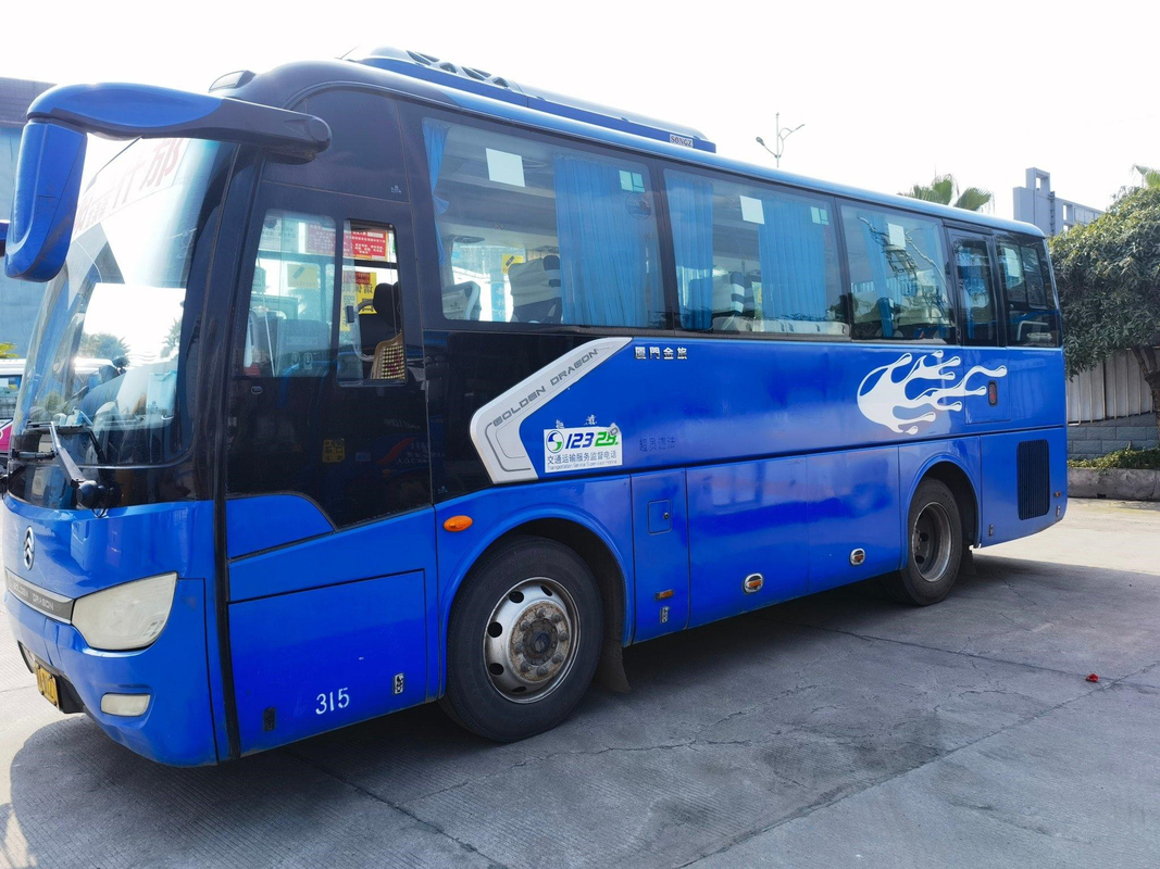 bus dorato del motore della parte posteriore di Dragon Mini Bus Vehicle Tourist XML6807 della disposizione 30seats 2+2