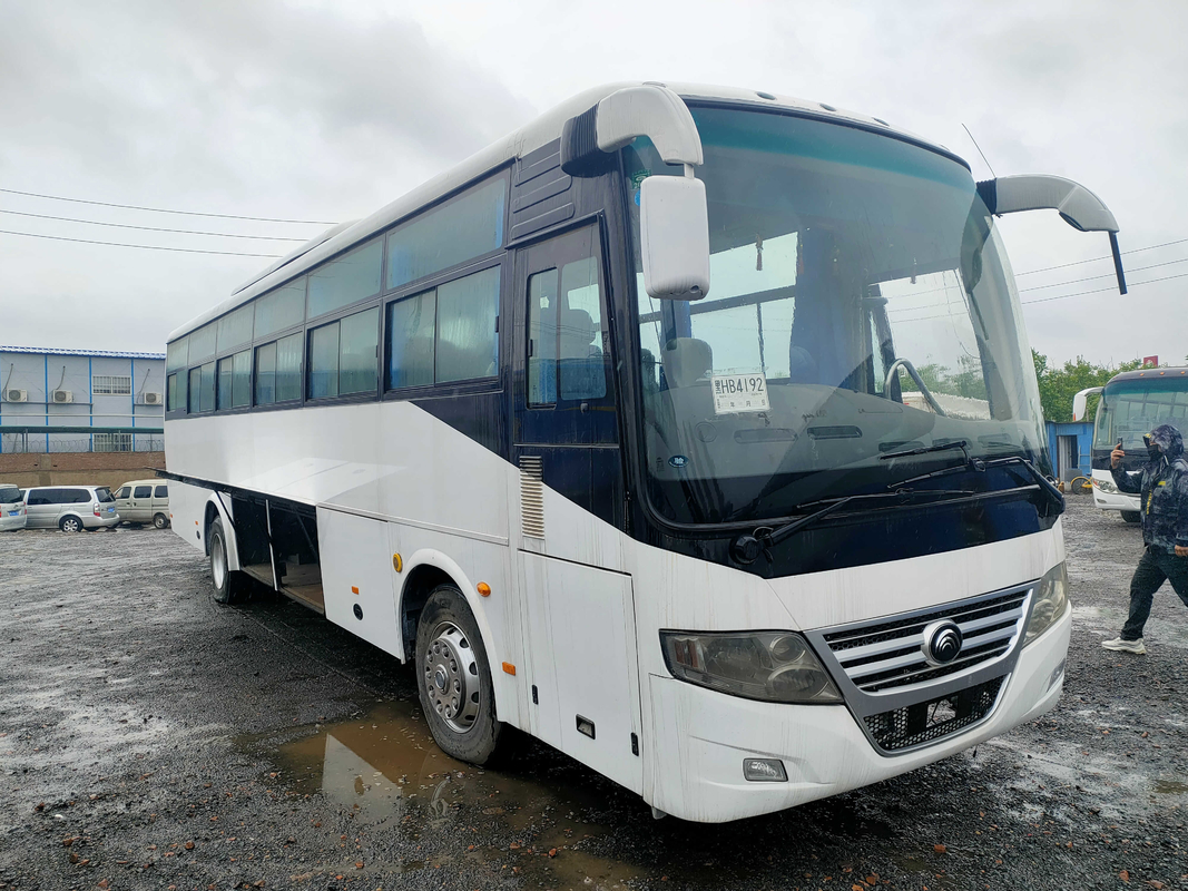 La guida a destra Yutong ha usato la grande finestra 2+2layout 53seats di Silding della cabina del bagaglio del bus Zk6112d