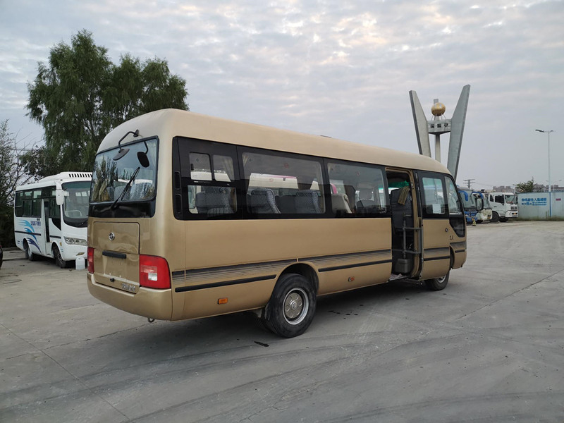 23 sedili 2014 anni hanno utilizzato il più alto sottobicchiere Mini Bus KLQ6702E4 con la direzione della mano sinistra del motore