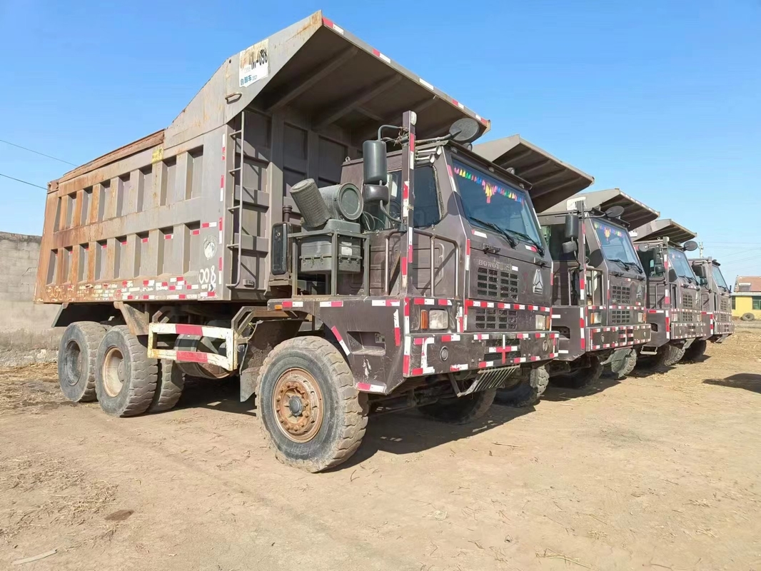 Autocarro con cassone ribaltabile di estrazione mineraria di HOWO con 80 - 120 tonnellate di camion di seconda mano da vendere