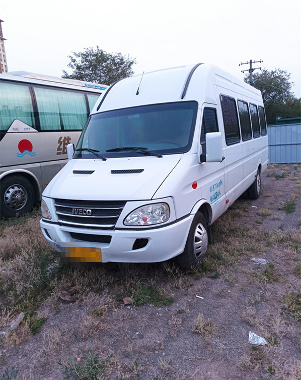 2017 Anno 23 Posti Iveco Autobus Usato Con Condizionatore Sedile In Pelle In Buone Condizioni