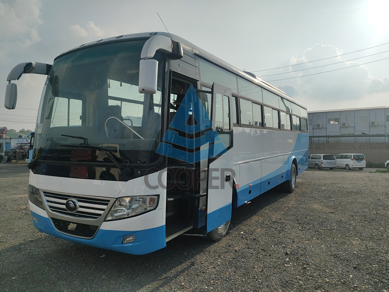2014 anno 53 Seater Yutong ha usato il bus ZK6112D RHD che dirige il nuovo condizionatore d'aria di Seat
