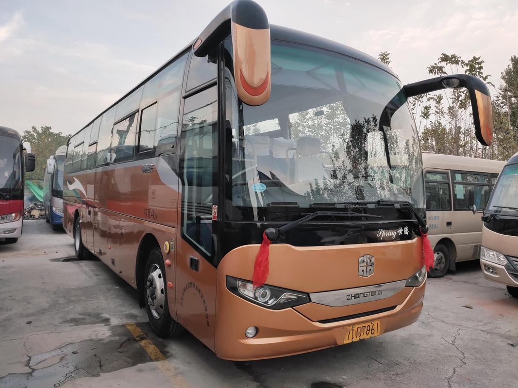 LCK6100 44seater ha usato la guida a sinistra delle porte del motore due di Zhongtong Bus Yuchai della vettura