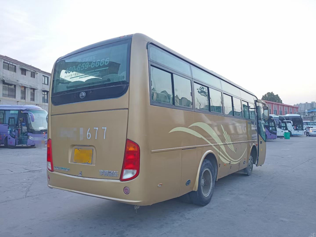 Il National Express trasporta l'alta efficienza ha usato la disposizione dei sedili 2+2 di Bus 35 della vettura di Yutong