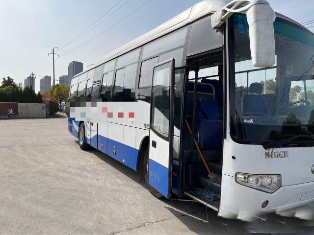I sedili Kinglong del bus 47 della seconda mano preparano il bus del motore diesel dell'euro 3 di Bus Rhd Lhd da vendere