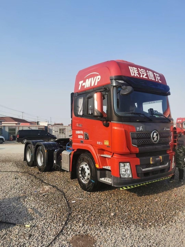 Il trattore utilizzato trasporta il camion su autocarro capo del trattore del carraio di Shacman X3000 10 da vendere il trattore resistente