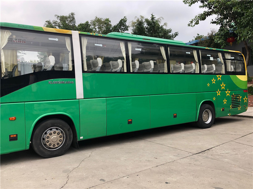 Bus diesel di lusso di buona condizione di qualità di Kinglong del bus di Rhd Lhd dei sedili di Bus Second Hand 51 della vettura