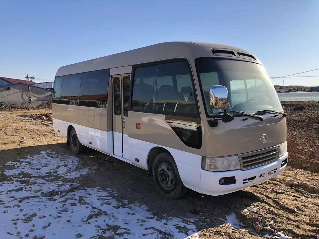 Bus utilizzato del sottobicchiere diesel di toyota della guida a sinistra del bus del sottobicchiere di Toyota mini da vendere