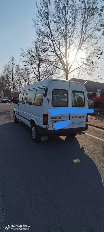 Mini Vans usato 2015 anni ha usato la trasmissione Mini Bus 15 Seater di Ford Hiace Mini Bus Manual